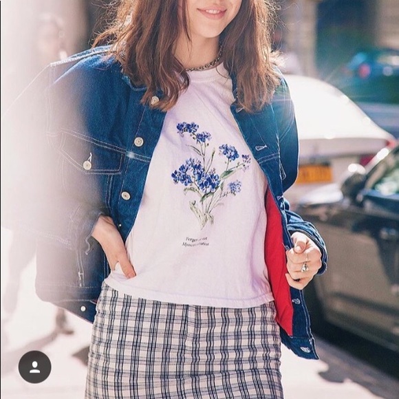 Brandy Melville forget me not Aleena T-shirt - Picture 2 of 8